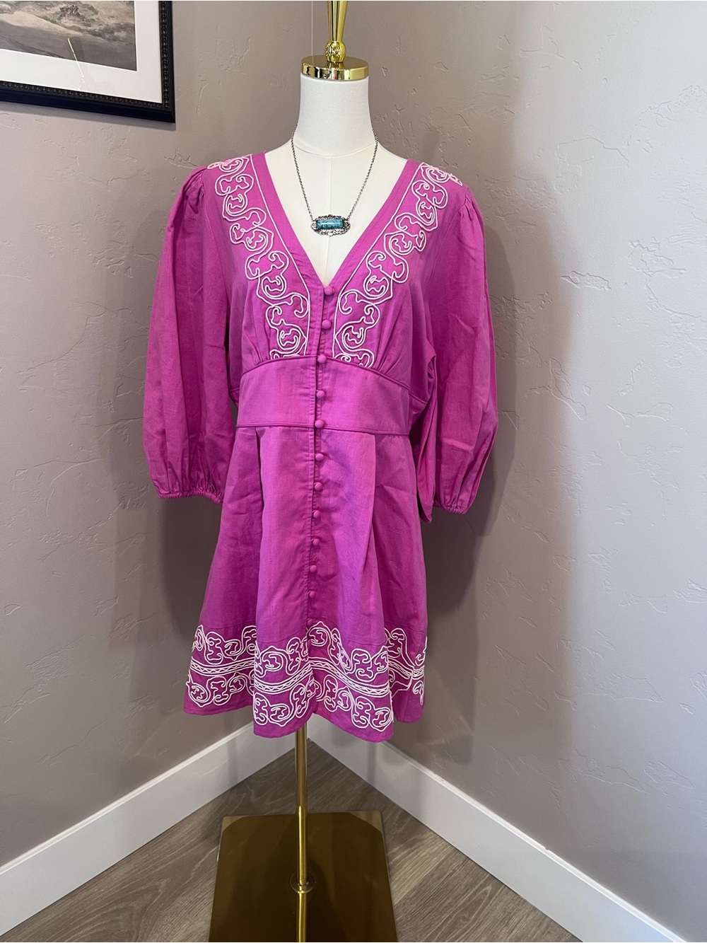 Anna Cate Embroidered V-Neck Fuchsia Mini Dress. NWT~ Size Large